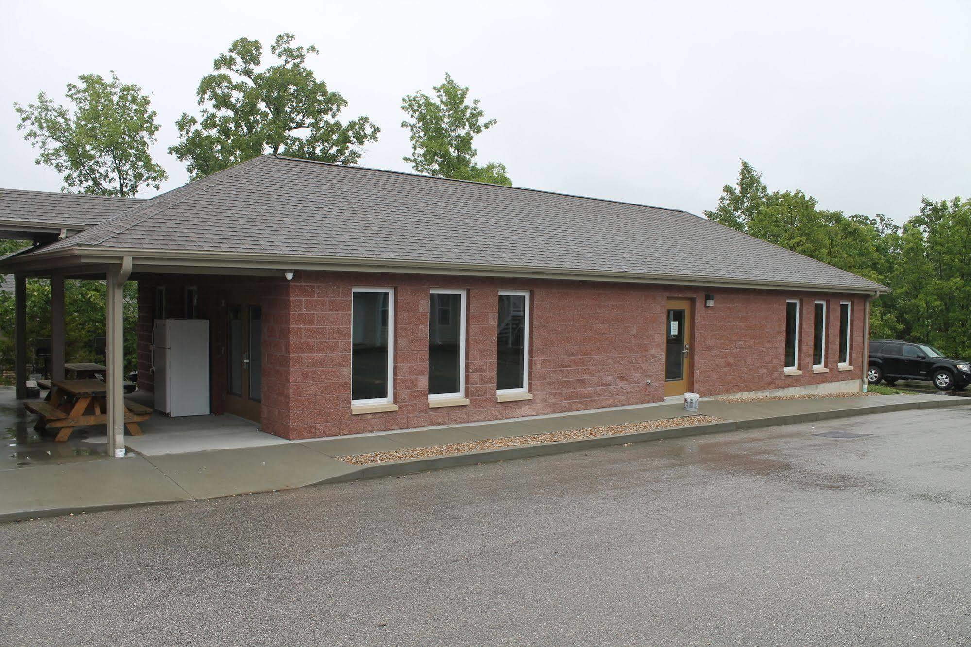 Bell'S Extended Stay And Suites Saint Robert Esterno foto