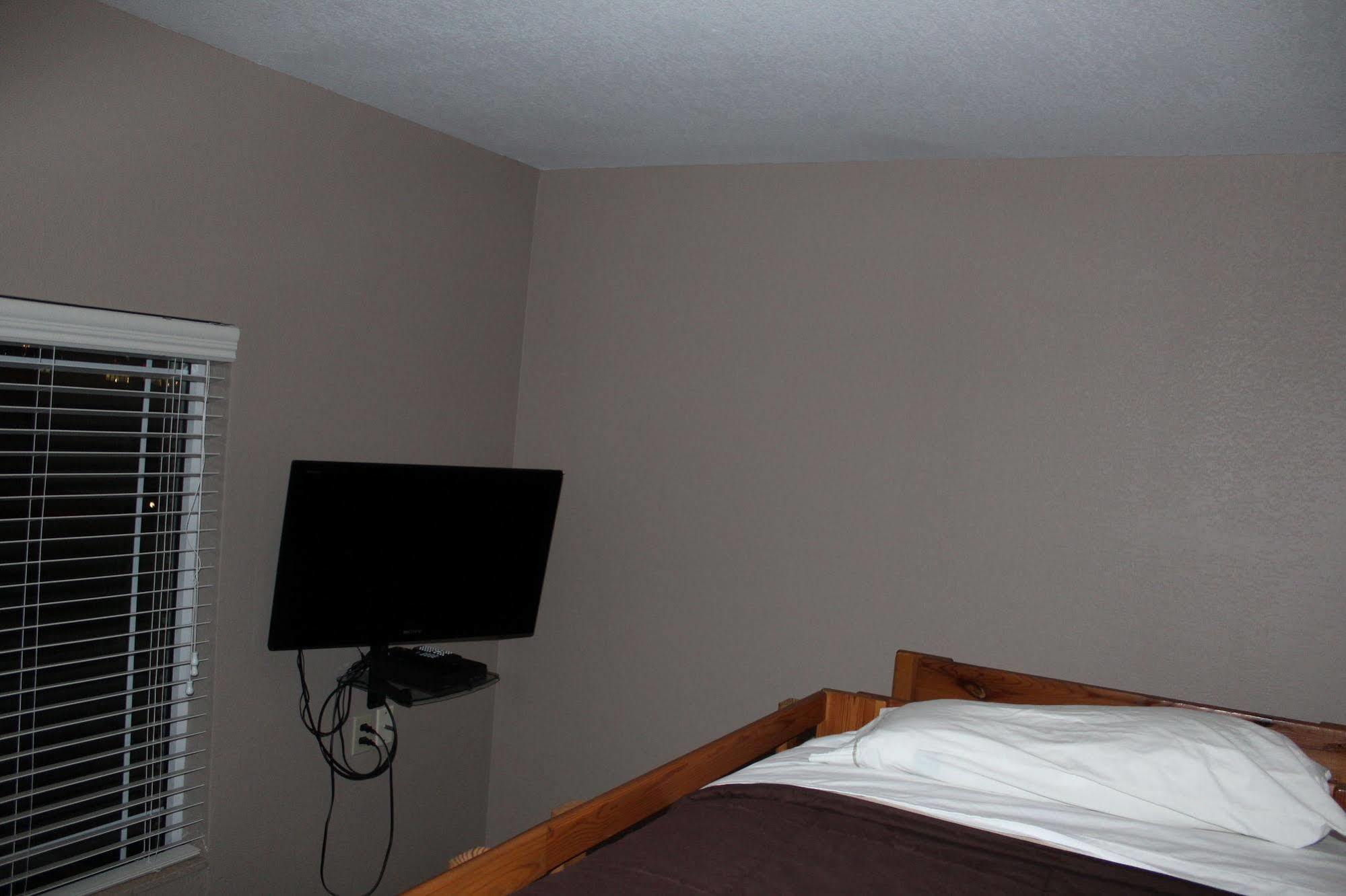 Bell'S Extended Stay And Suites Saint Robert Esterno foto